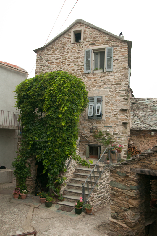 >Ancienne maison forte, actuellement maison de la famille Vincenti (Giunca)