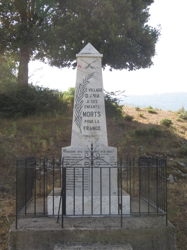 >Monument aux morts des guerres 1914-1918 et 1939-1945 (Ania)