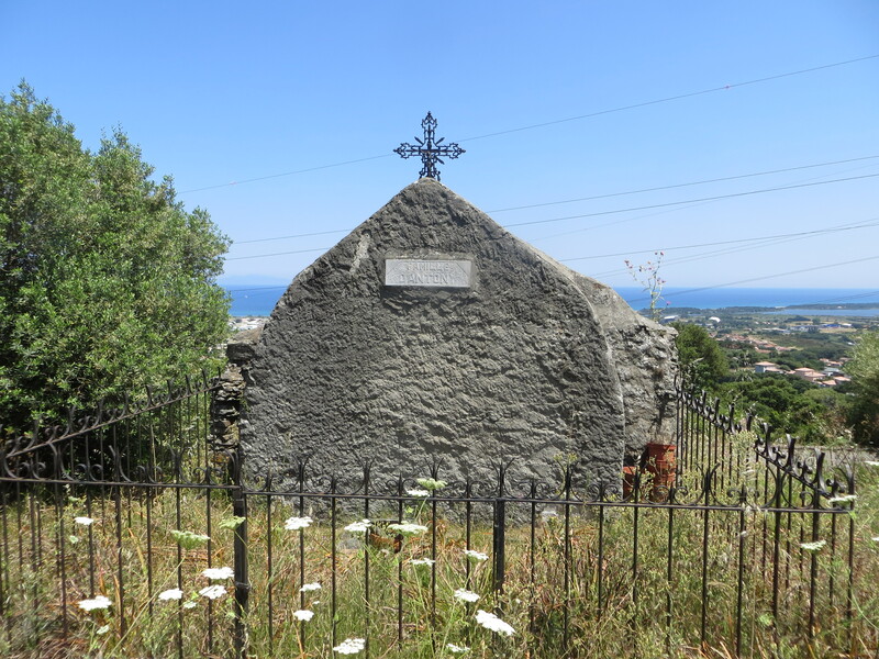 >Chapelle funéraire de notable de la famille d'Antony (San Quilicu)