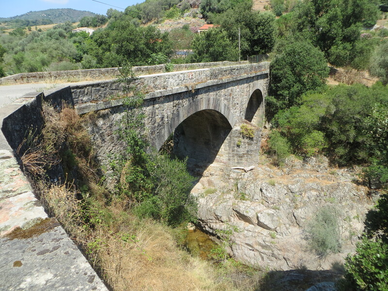 >Pont dit Ponte di i Setti Polli ou Ponte de la Pietra (Pont de la pierre)