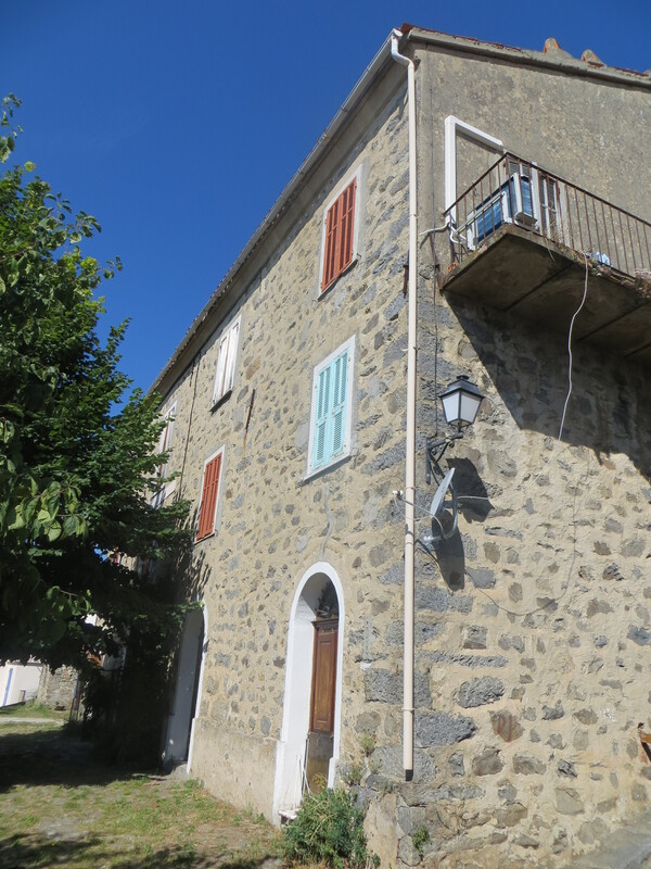 >Ancienne gendarmerie, épicerie, et mairie actuellement maison de notable de la famille Pocai dite A Caserna
