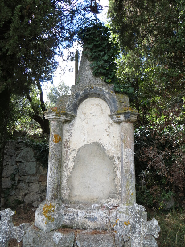 >Édicule funéraire, cimetière (Valdo)