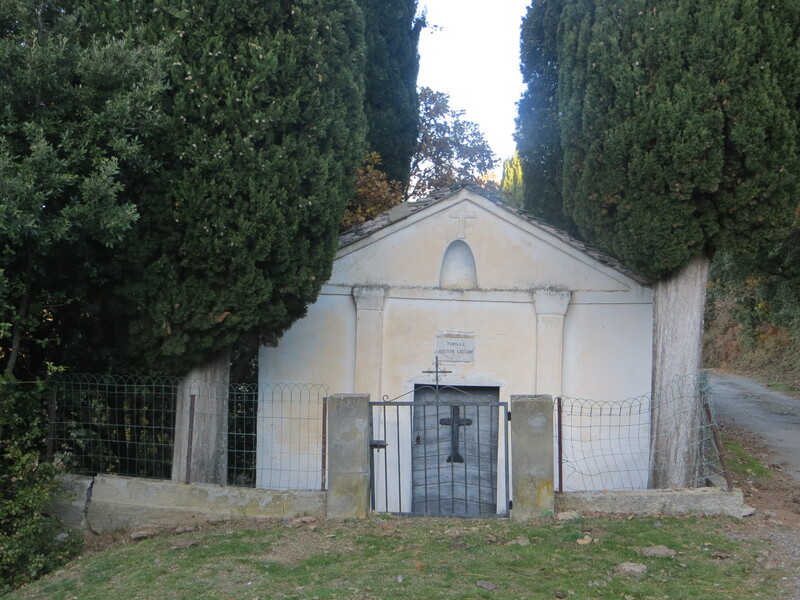 Chapelle funéraire de la famille Luccioni Aristide (Chioso alla casa)