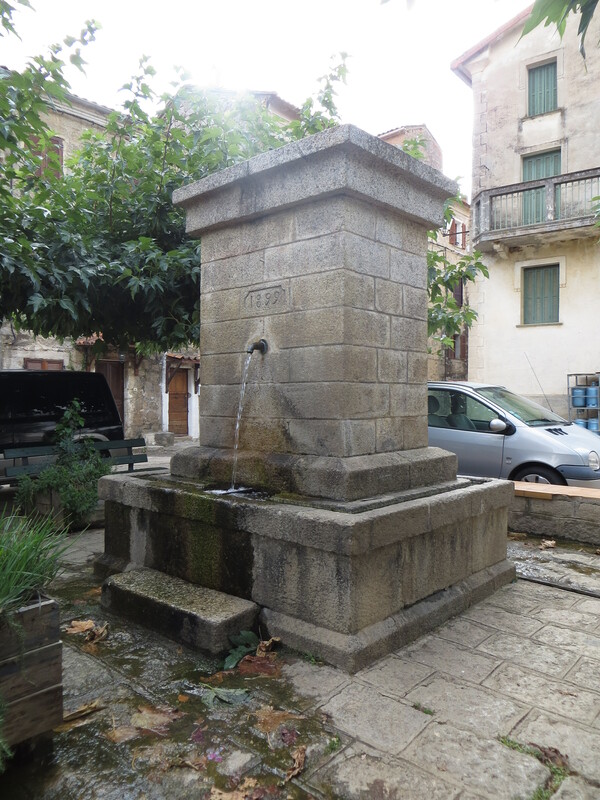 Fontaine (Suarella)