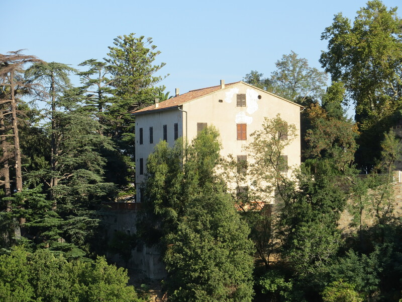 Ancienne magnanerie du Comte Piazza, actuellement maison (Vigna alla Casa)
