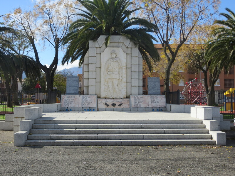 >Monument au morts des guerres 1914-1918, 1939-1945 et de la guerre d'Algérie